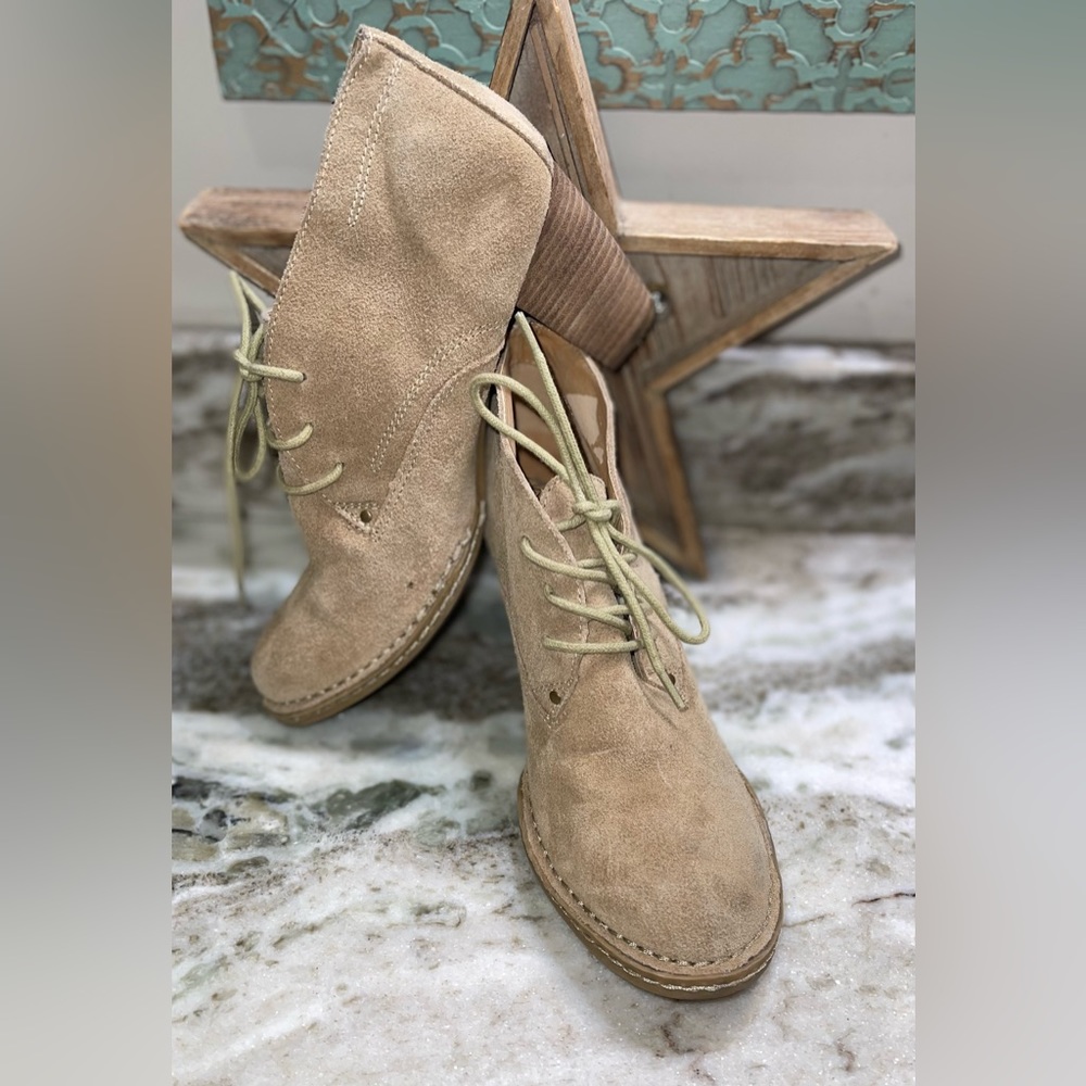 Axxiom DESI Tan Suede Heeled Ankle Booties 9